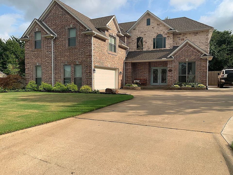 1st image of 595 Nicole Dr