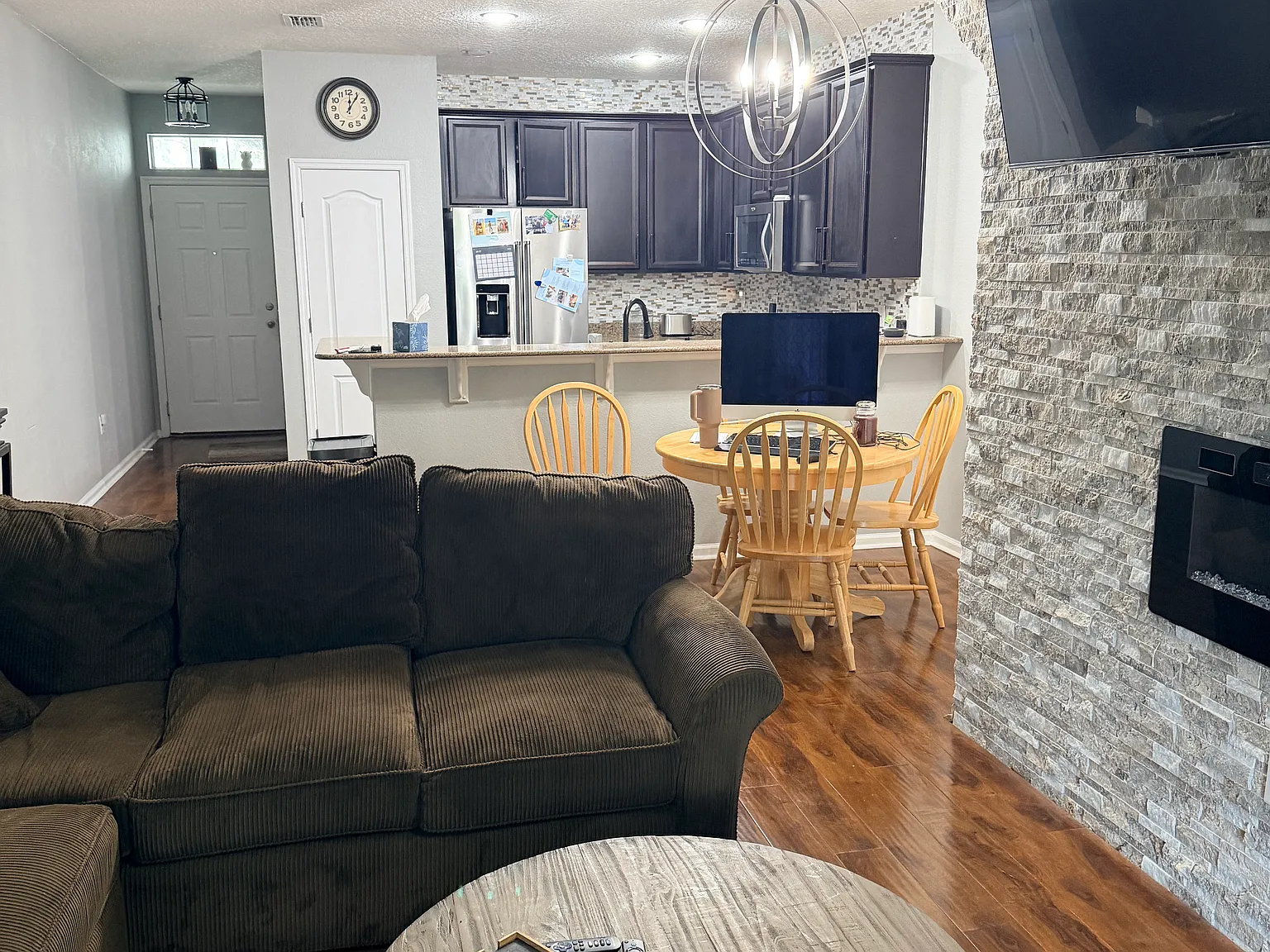 3 bed, 1420 sqft, $750 — Photo 2