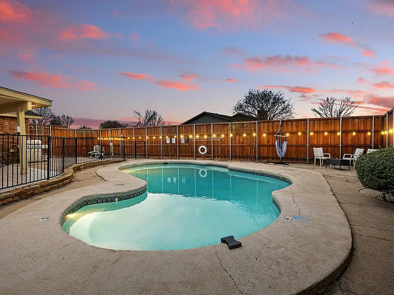 3454 Livingston Ln — Photo 38