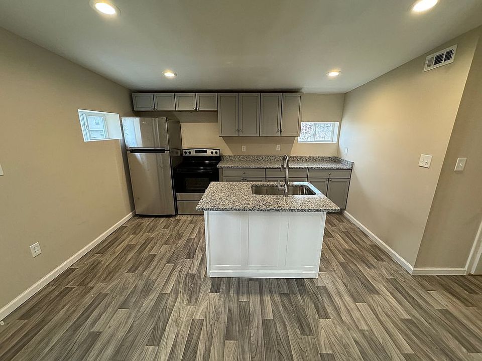 Second-floor kitchen