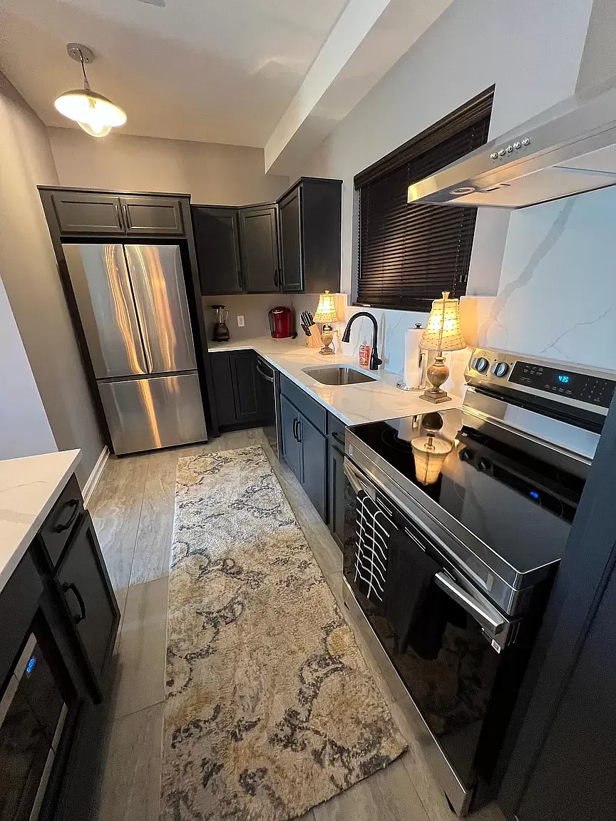 1 bed, 1120 sqft, $2,850 — Photo 4