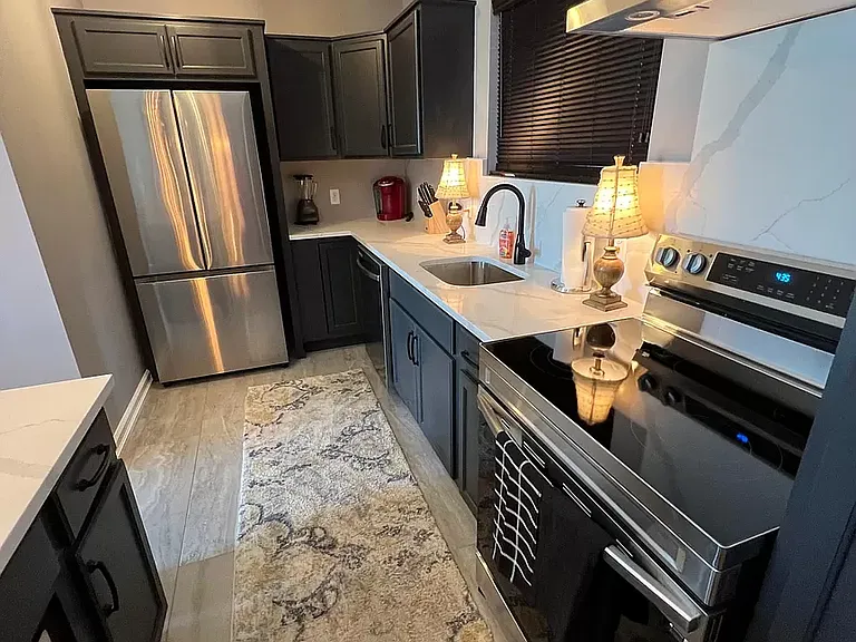 1737 Frankfort Ave #102 — Photo 4