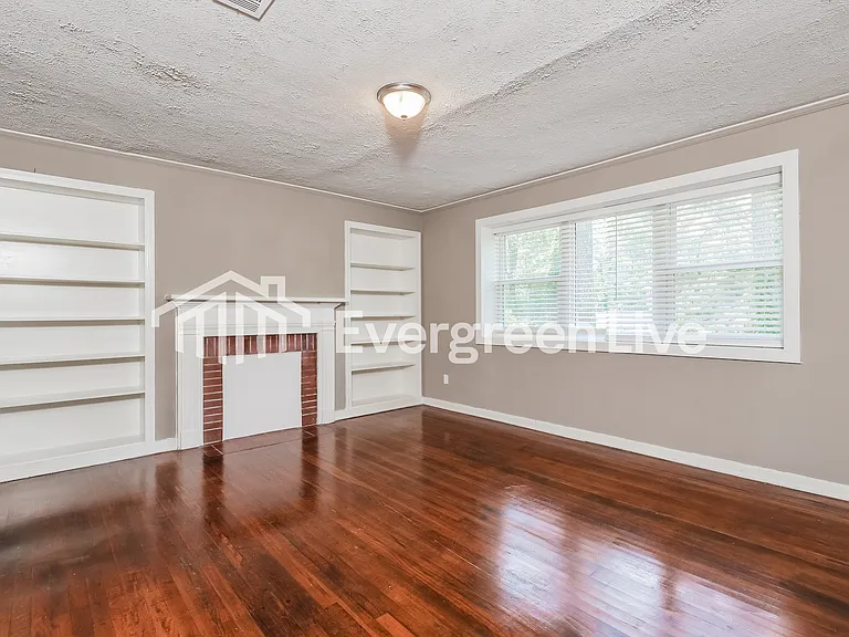 4540 Meadowridge Dr — Photo 3