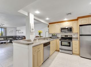 10551 W Broward Blvd APT 404, Plantation, FL 33324