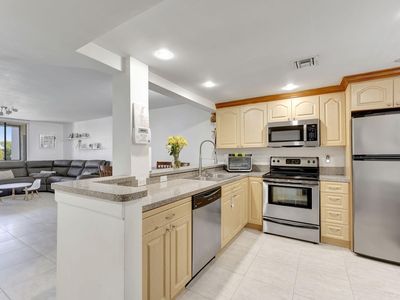 10551 W Broward Boulevard #404, Plantation, FL, 33324