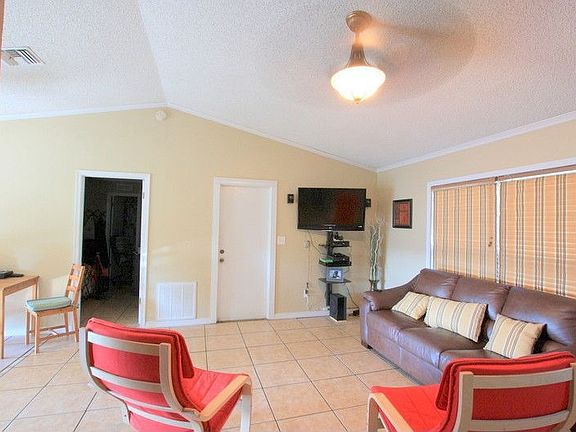 4th image of 633 Leland Dr
