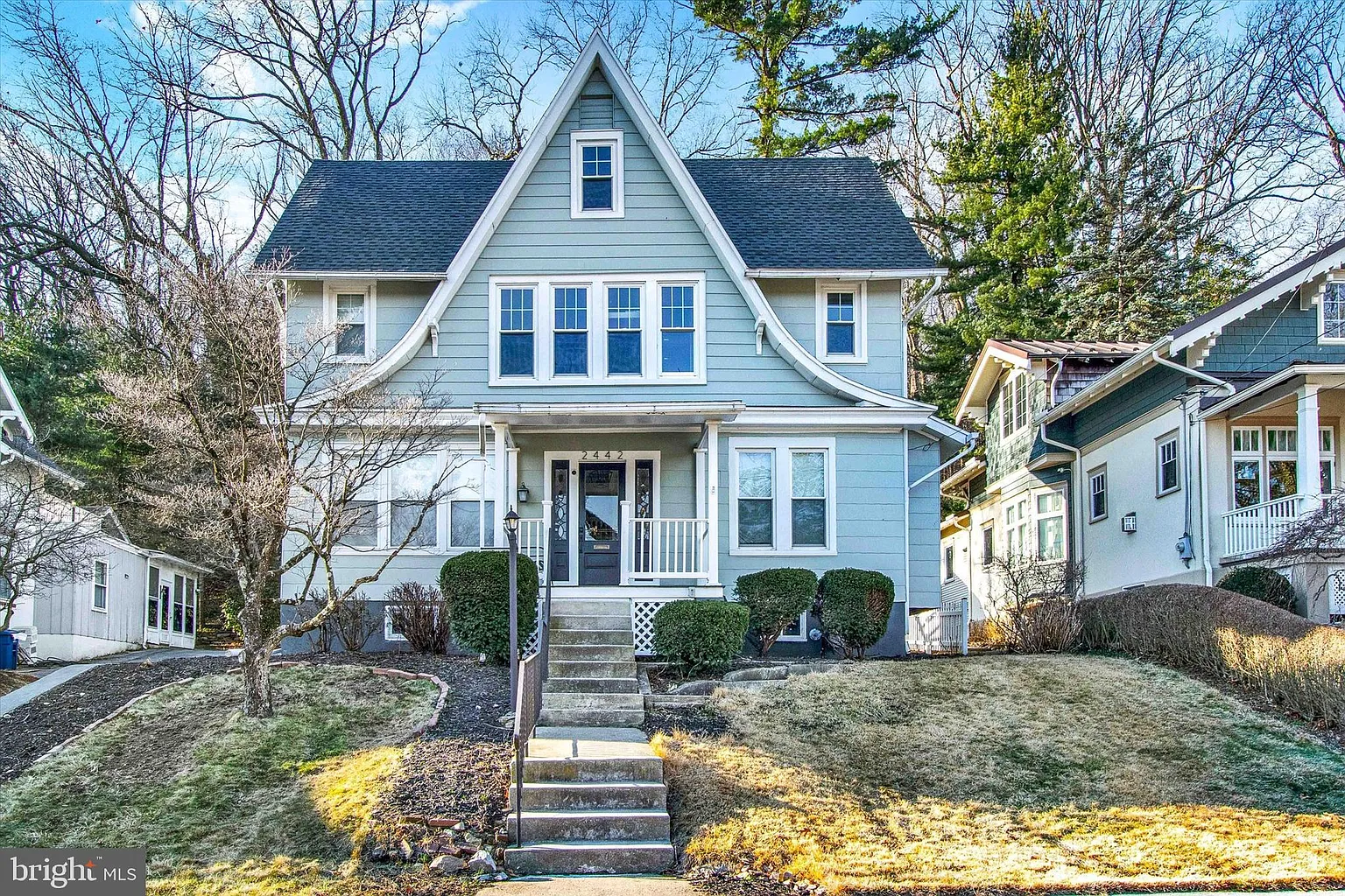 2442 Grandview Ave photo 1