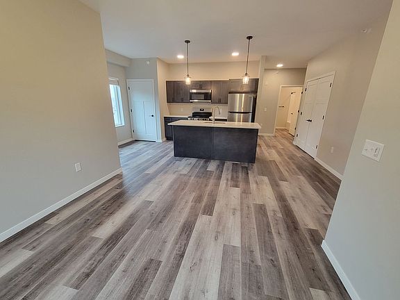 4th image of 387 Chippewa Mall Dr #102