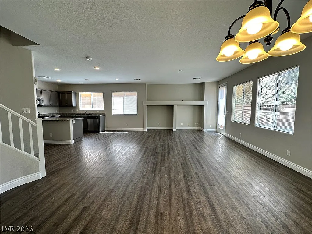 3 bed, 2.5 bath, 1981 sqft, $2,095 — Photo 4