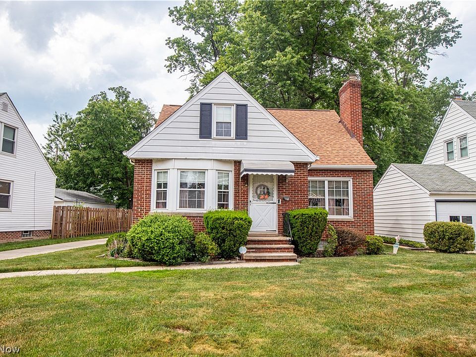 1st image of 27131 Parkwood Dr