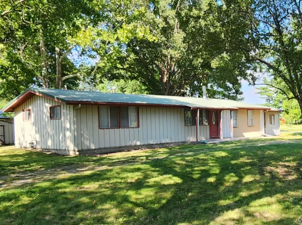 310 W 1st St, Fairview, KS 66425