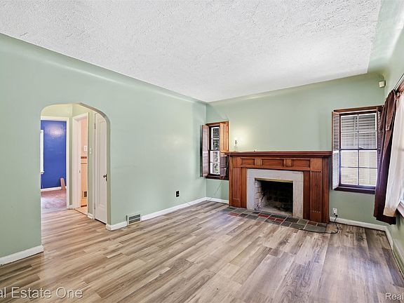 4th image of 11321 Terry St