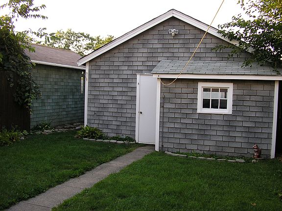 2nd image of 1810 Wayland Ave