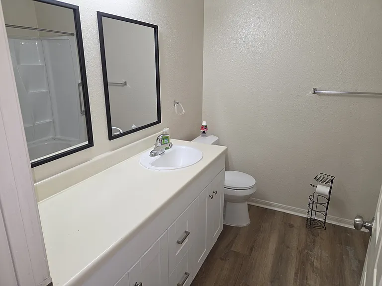 900 Ticonderoga Dr #B — Photo 9