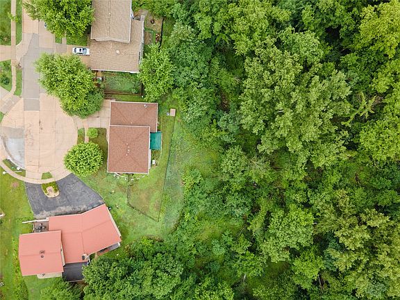 3rd image of 3106 Blue Ridge Ct NE