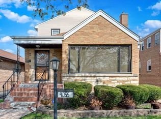 9055 S Luella Ave, Chicago, IL 60617
