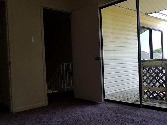 3rd image of 1846 Fox Run Dr APT 4