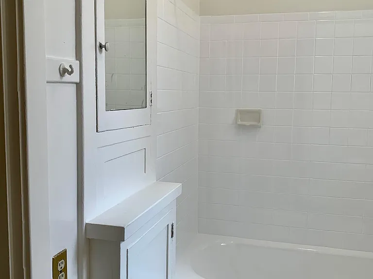 1835 Clay St #101 — Photo 10