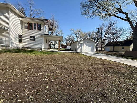 3rd image of 316 E G St