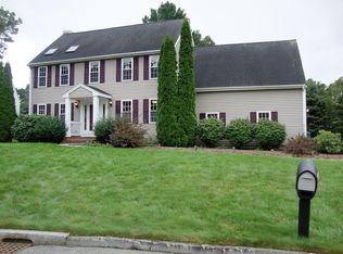 43 Old Stagecoach Rd, Attleboro, MA 02703