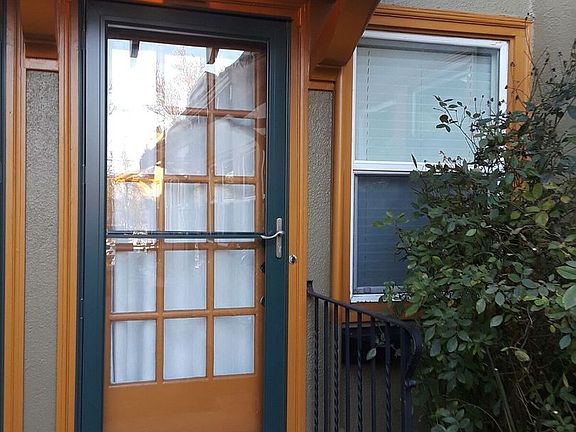 2nd image of 623 NE 21st Ave #631