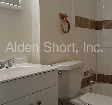 4th image of 1516 Woodcrest Dr