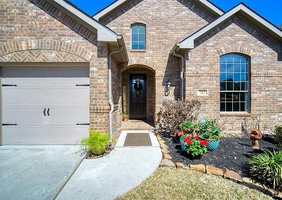 203 N Vershire Cir