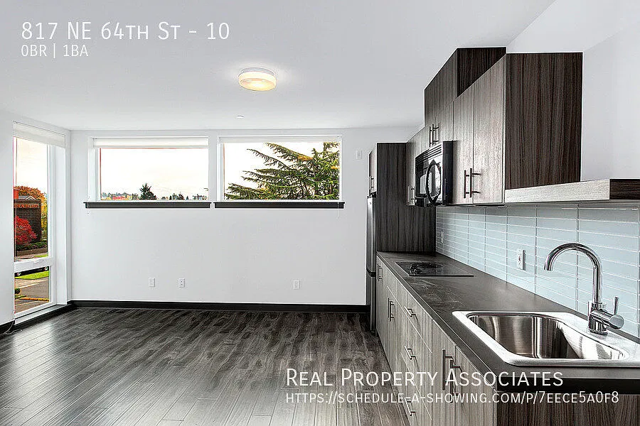 817 NE 64th St — Photo 4