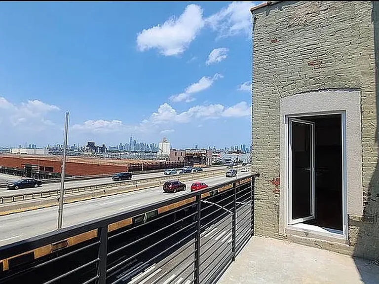 122 29th St #6L — Photo 3