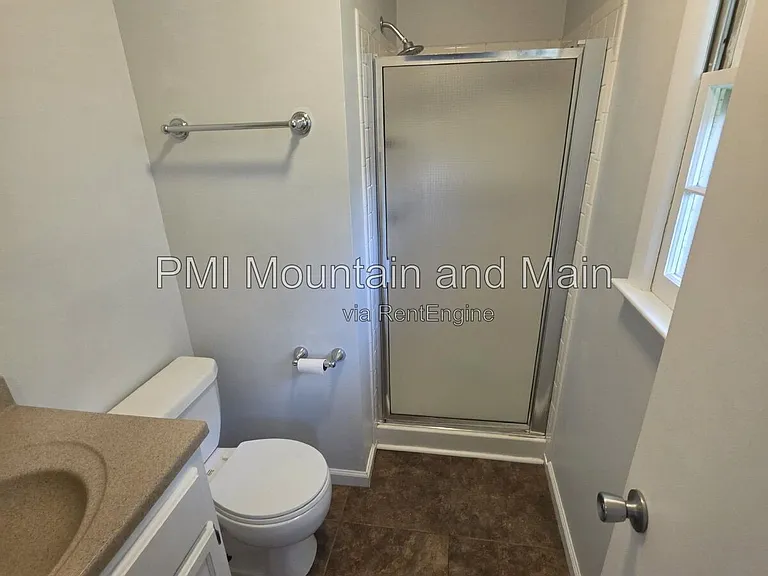 4 Erwin Dr — Photo 31