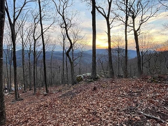 2nd image of G30 Lodge Woods Trail