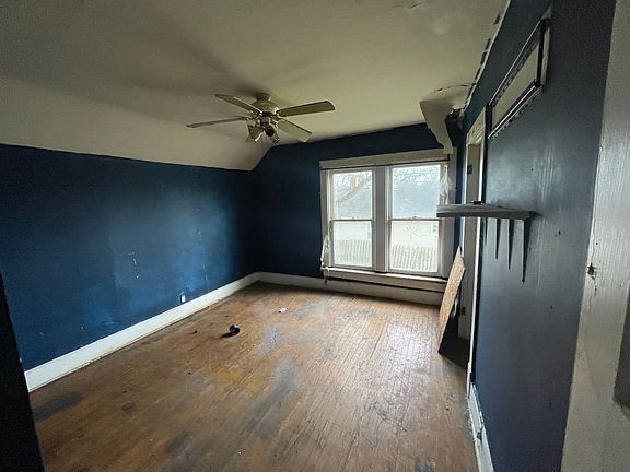 4th image of 927 N Tibbs Ave