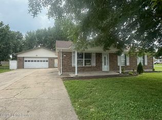 257 Big Oaks Dr, Louisville, KY 40229
