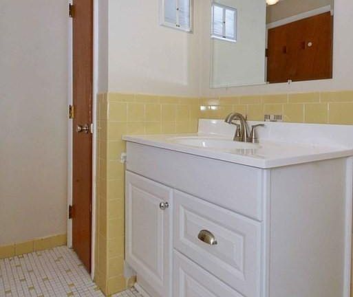 4th image of 14 Williamsburg Ct Unit 13