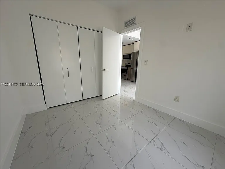 111 SW 11th Ave #5 — Photo 6