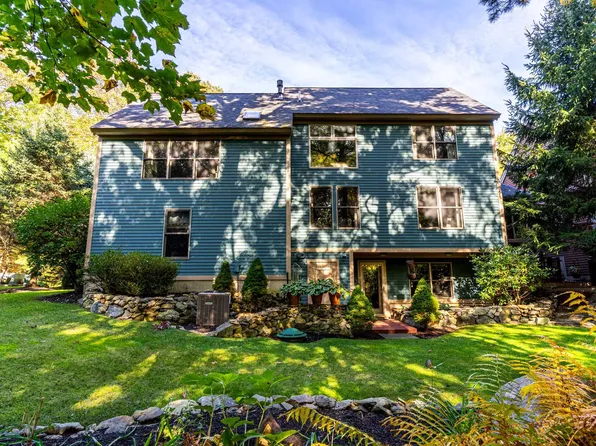 4 Ice House Lane, Hampton, NH 03842