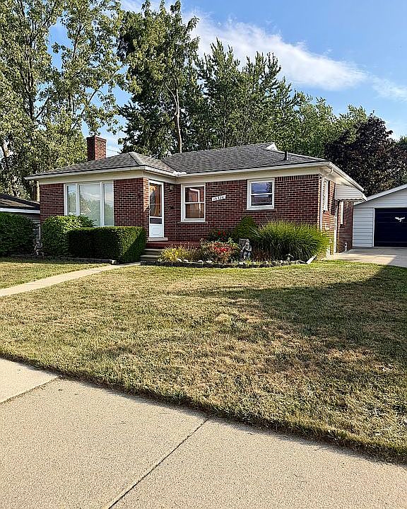 1st image of 16320 Aurora Ave