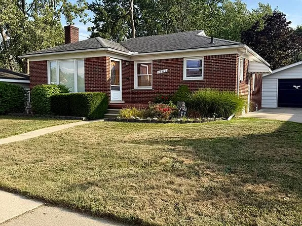 16320 Aurora Ave, Eastpointe, MI 48021