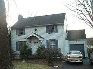 31 Lake Dr E, Wayne, NJ 07470