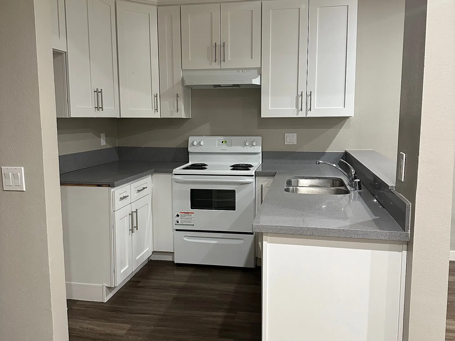 2 bed, 950 sqft, $2,150 — Photo 2