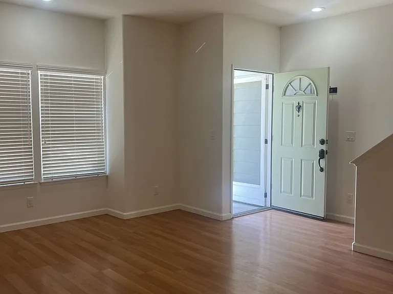 516 Adina Way — Photo 2