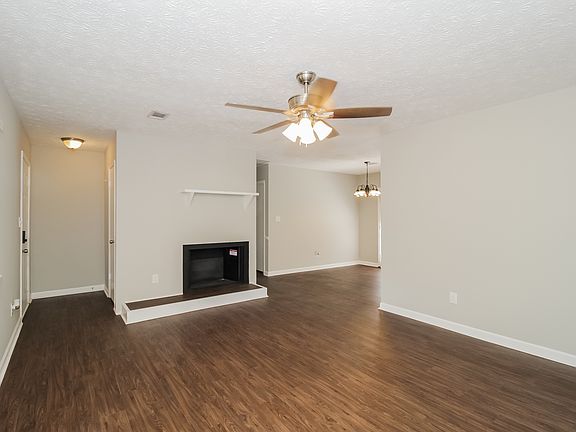 004-photo-living-room-11825466_11302022