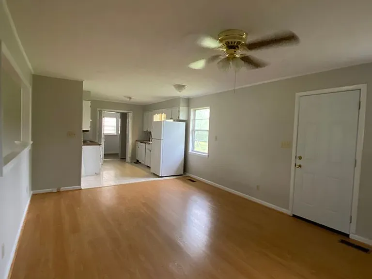 1440 Taylors Chapel Rd — Photo 2