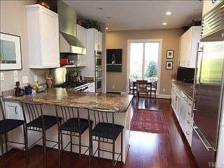 4th image of 3804 Somerset Dr