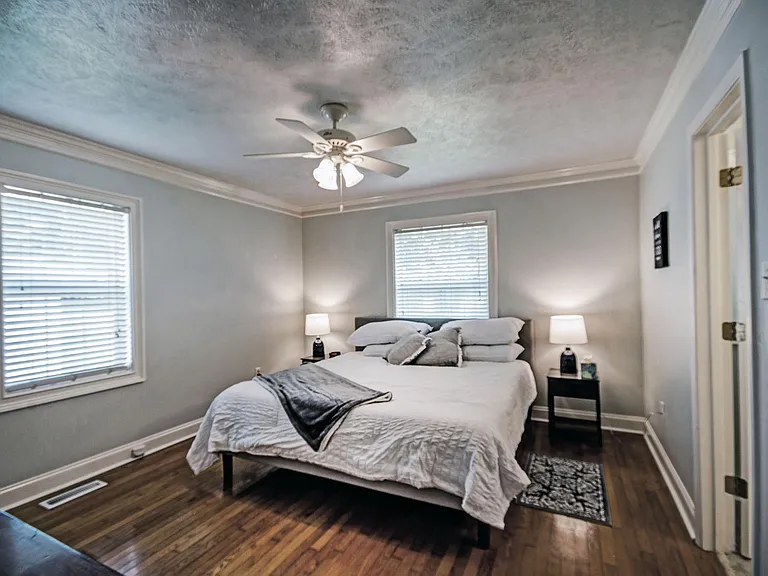 731 Reddoch Dr — Photo 3