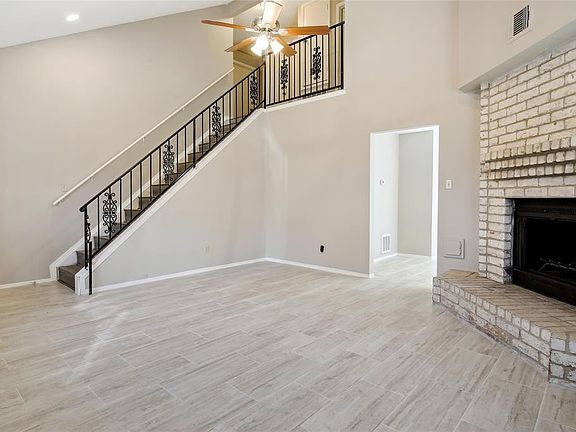 2nd image of 9414 Crystal Cove Cir
