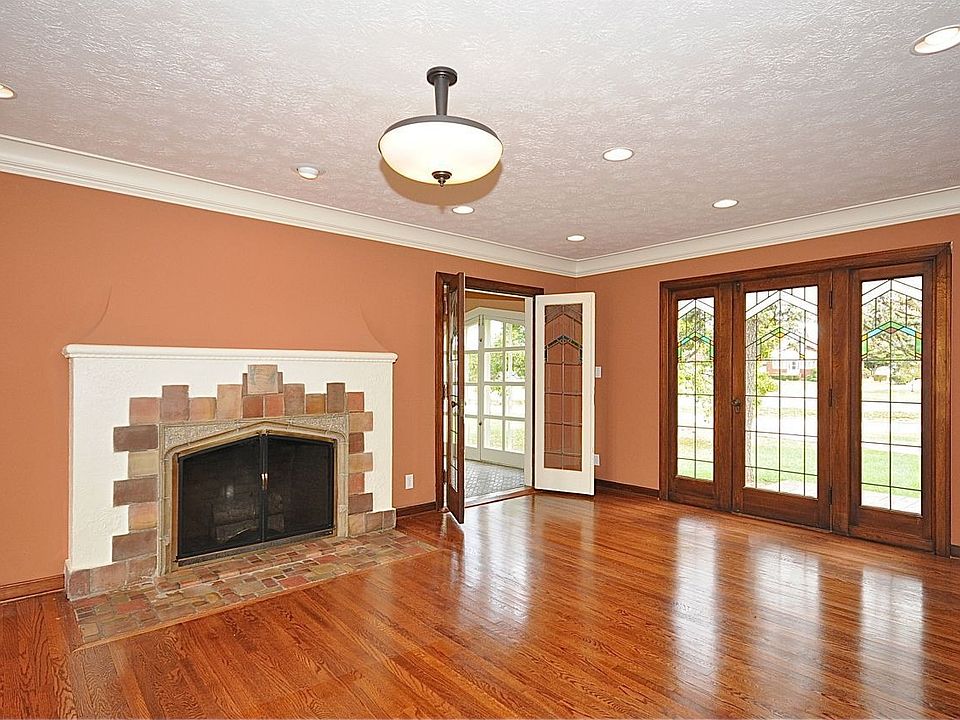Great room or office space