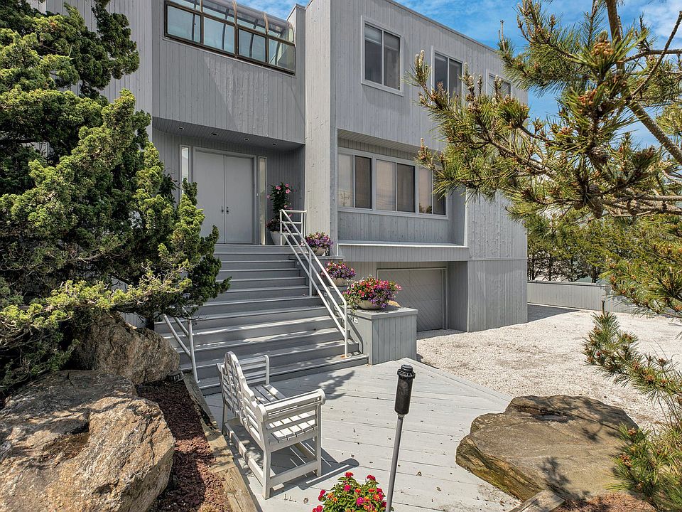 1st image of 110 Dune Rd