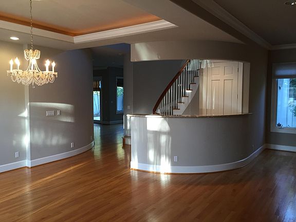 3rd image of 12 Zachary Ct