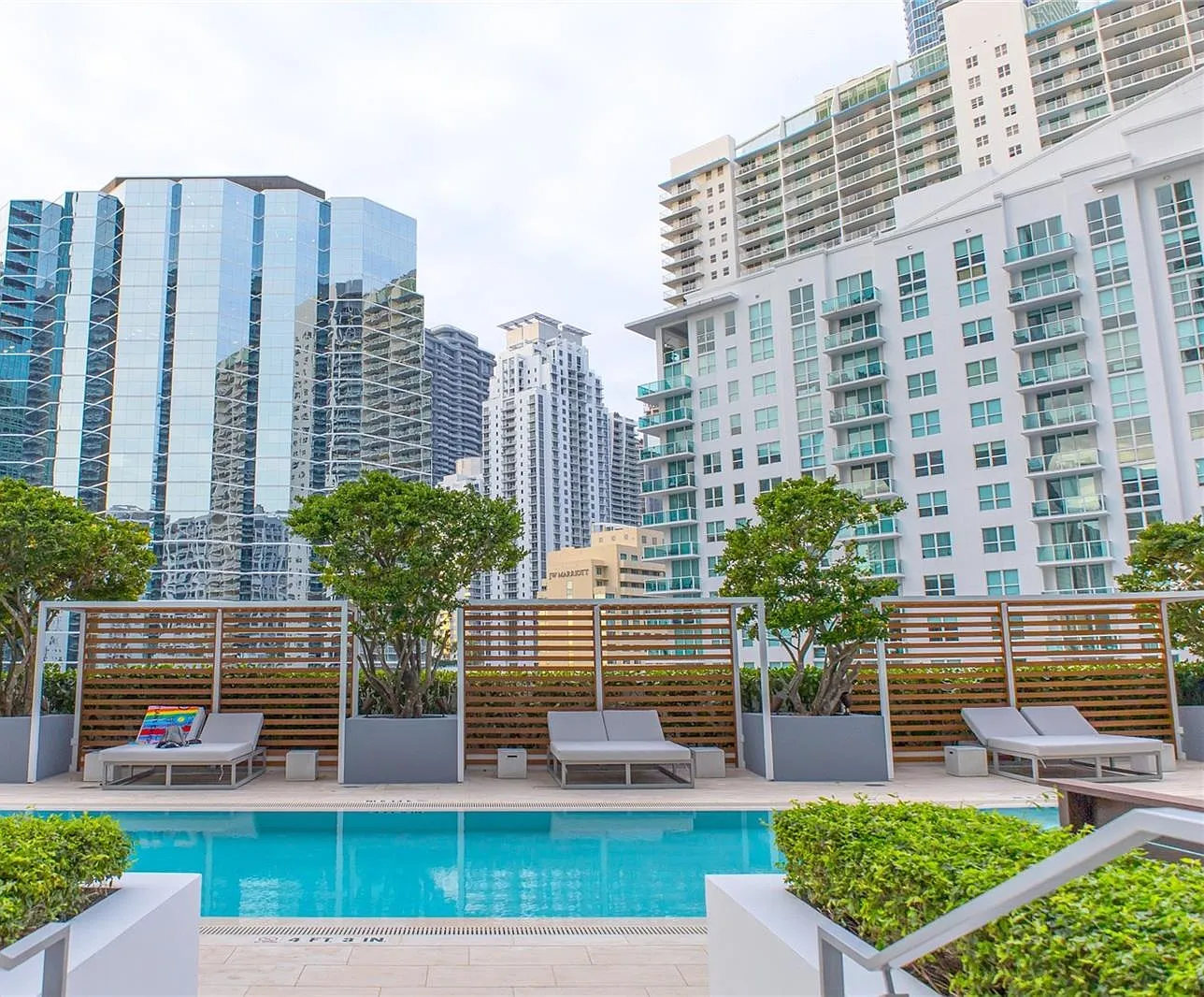 1 bed, 1.5 bath, 848 sqft, $4,300 — Photo 2